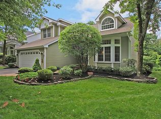 17 Smoke Rise Ln, Bedminster, NJ 07921