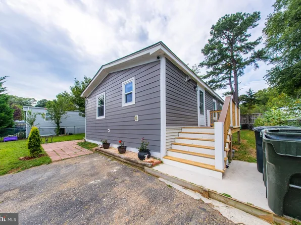 38 Leopard Ln, Lothian, MD 20711