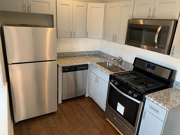 3rd image of 4620 S Lake Park Ave APT 2W