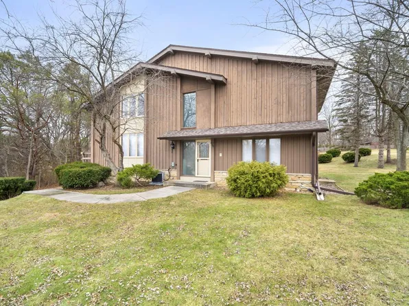 11452 North Meadowbrook DRIVE, Mequon, WI 53097