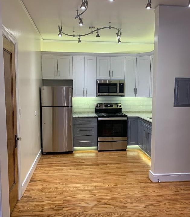 1st image of 5802 N Kenmore Ave #201