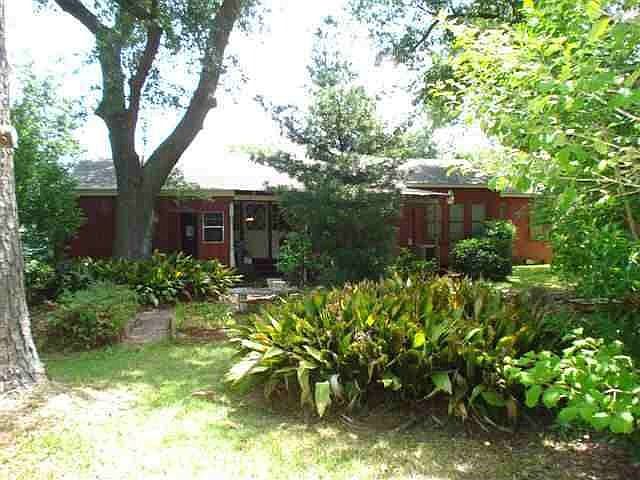 2nd image of 2101 Wignall Ave