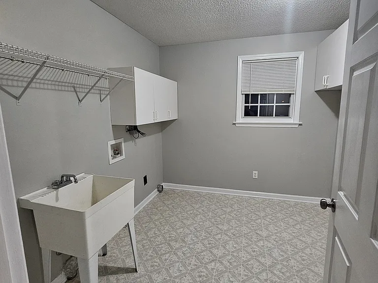 64 Sallie Dr — Photo 8