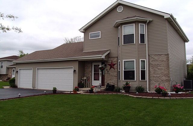 1st image of 901 Cottonwood Dr