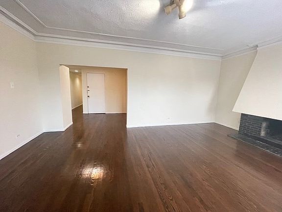 4th image of 7628 N Rogers Ave #3