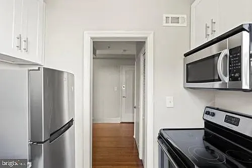 2 bed, 825 sqft, $2,000 — Photo 4