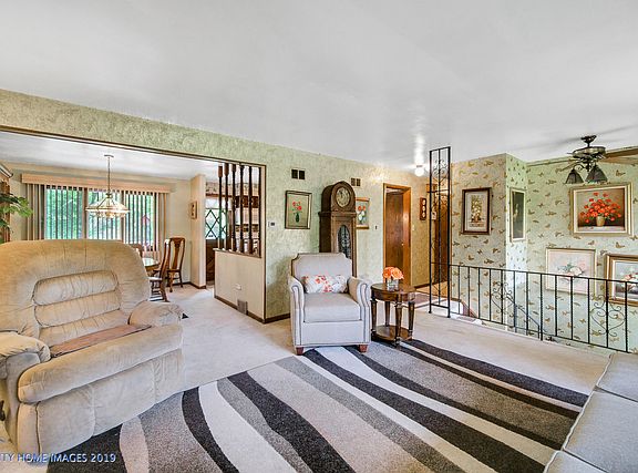3rd image of 13938 Oak St