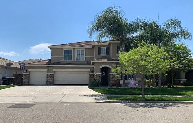 3045 W Buena Vista Ave photo 1