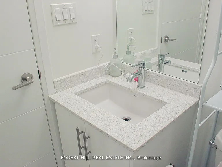 460 Adelaide St E #1716 — Photo 16