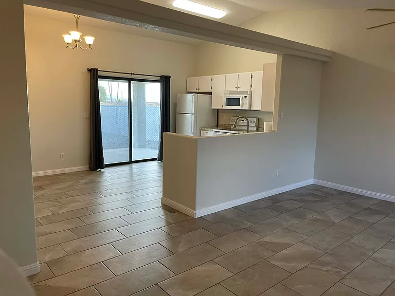 1930 Magnolia Dr #102 — Photo 4