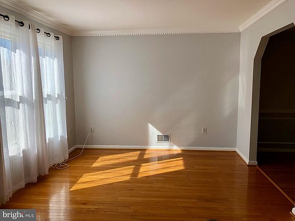 5th image of 6008 Southward Way