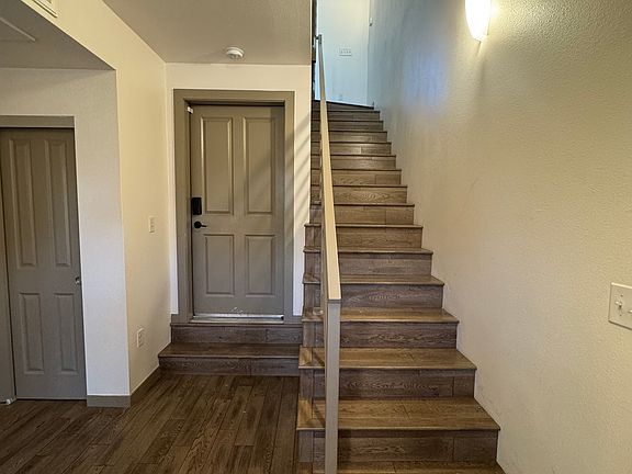 5th image of 2200 Tremont Pl #10