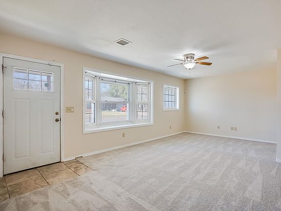 5th image of 2342 S McAdam Dr