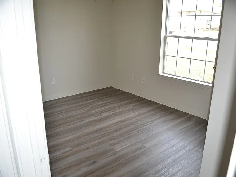 212 Janelle Dr — Photo 8
