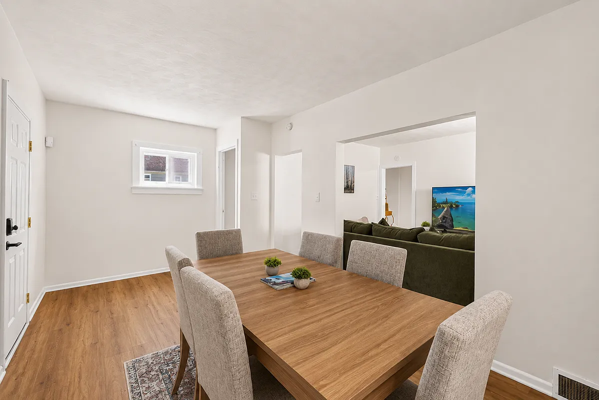 3 bed, 1.0 bath, 1080 sqft, $2,500 — Photo 3