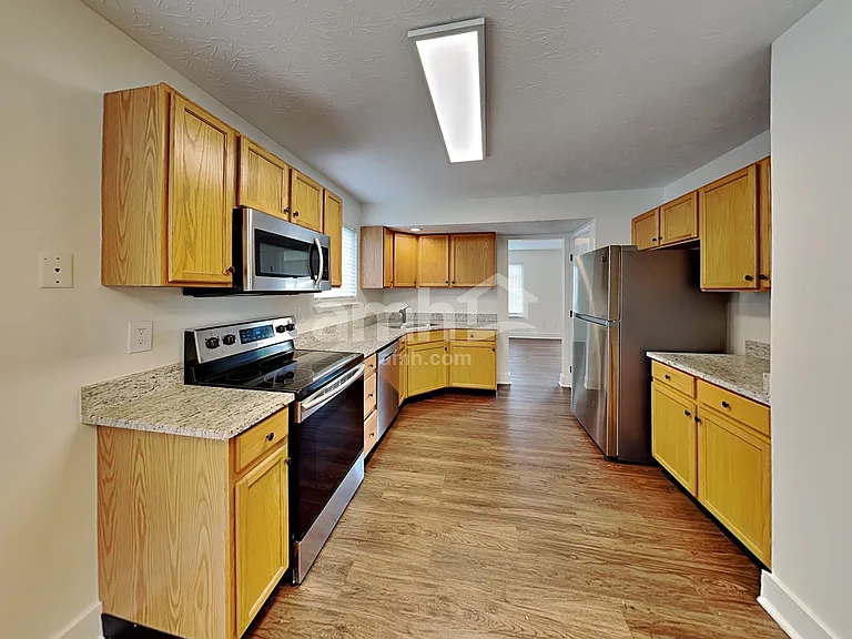 1215 Brookstone Dr — Photo 3