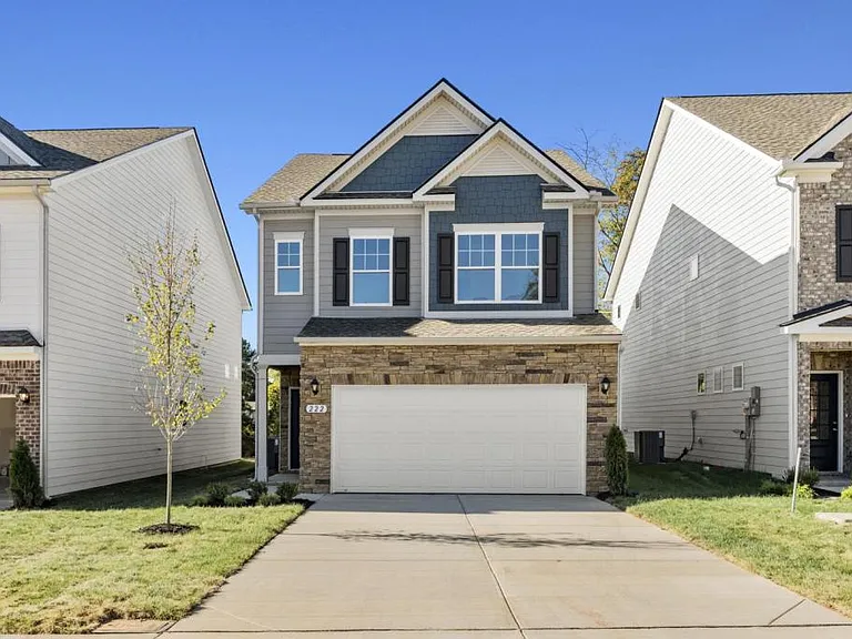 222 Emmett Dr — Photo 1