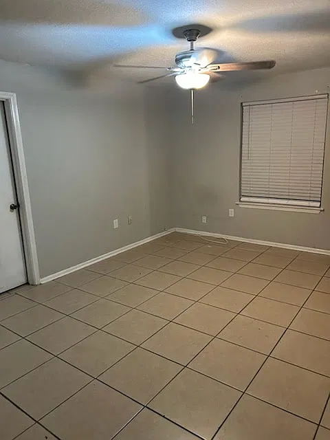 2 bed, 1000 sqft, $875 — Photo 3