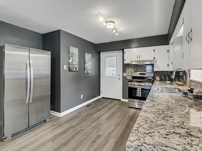 1013 Madison St — Photo 5