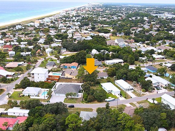 3rd image of 215 Palm Dr