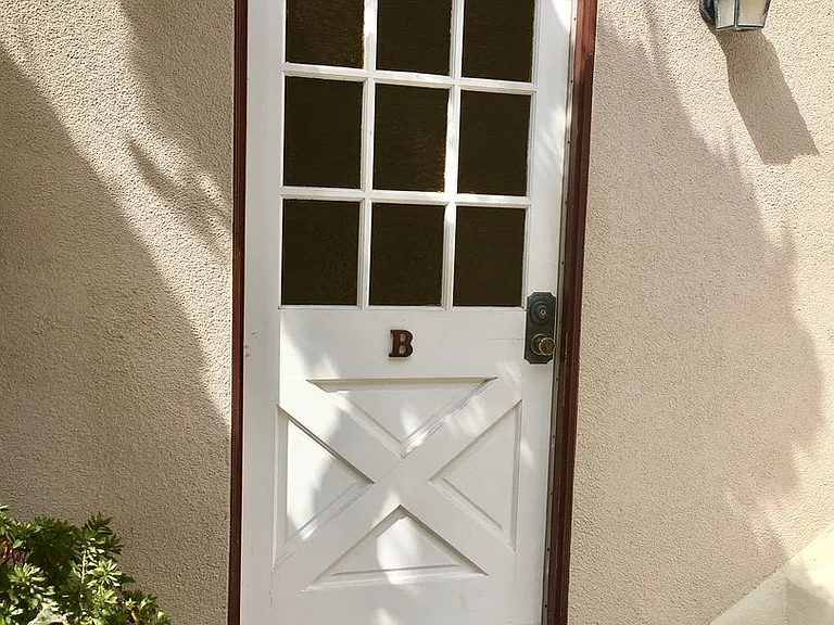1928 Gates Ave — Photo 11