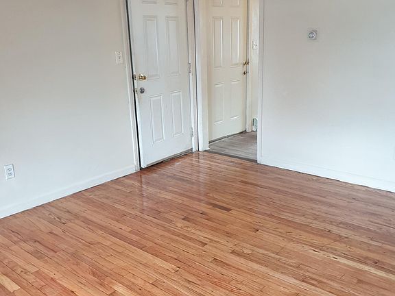 4th image of 203 Maplewood Ave APT 5