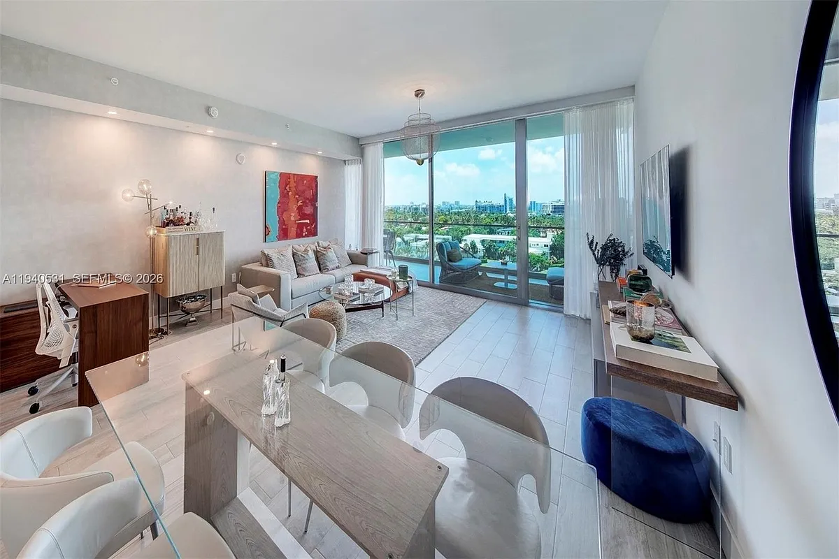 Building Photo - 10201 Collins Ave #804
