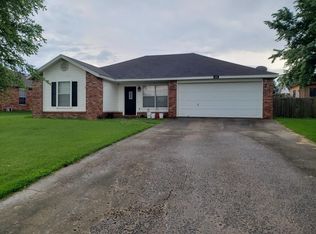 805 Tyler St, Centerton, AR 72719