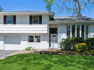336 Hungry Harbor Rd, Valley Stream, NY 11581