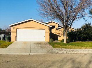 2731 Sierra Madre Ave, Clovis, CA 93611