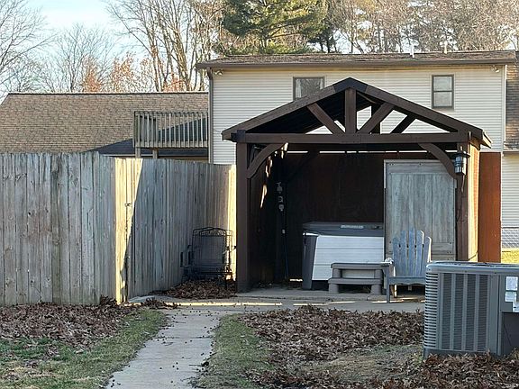 5th image of 57792 Pendleton Dr