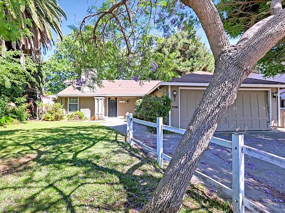 3rd image of 202 Martinvale Ln