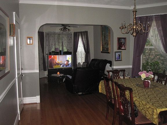 5th image of 4726 N Rockwell St