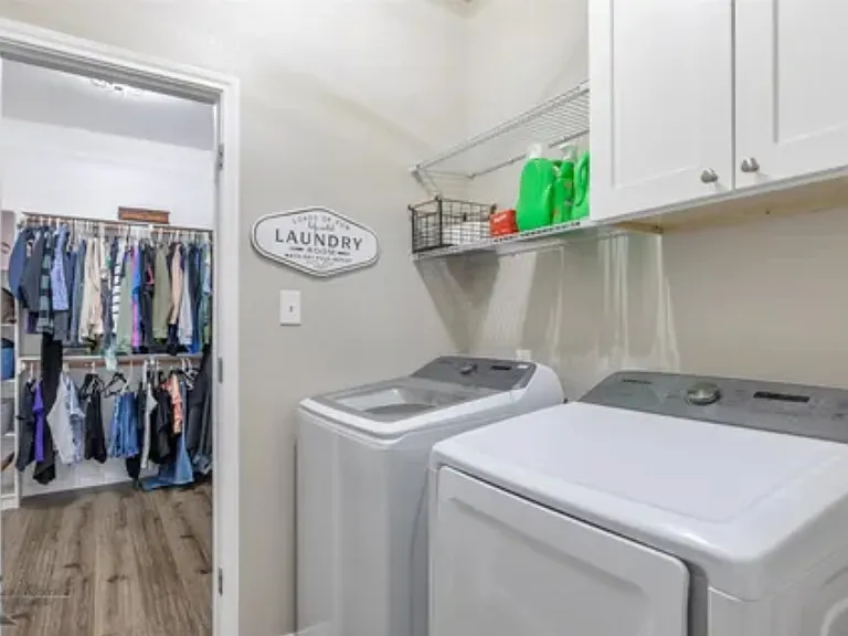 7449 Sleepy Hollow Ln — Photo 15