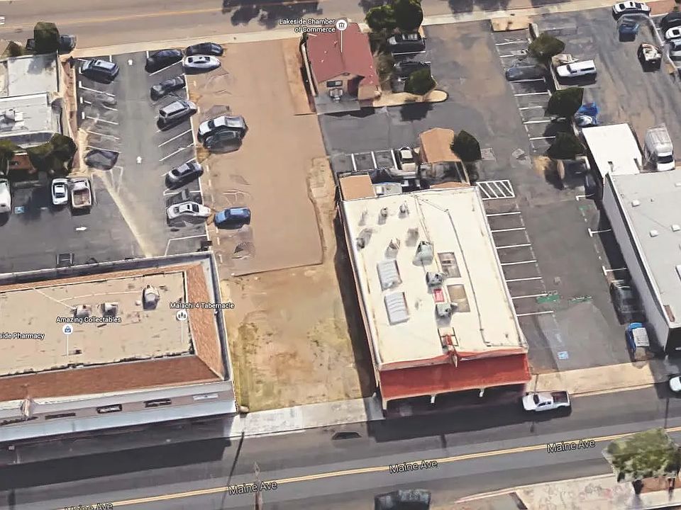 2nd image of 9924 Vine St