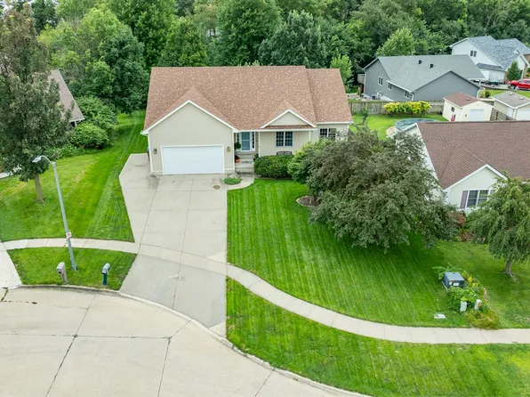 5485 Greenwood Ave, Pleasant Hill, IA 50327