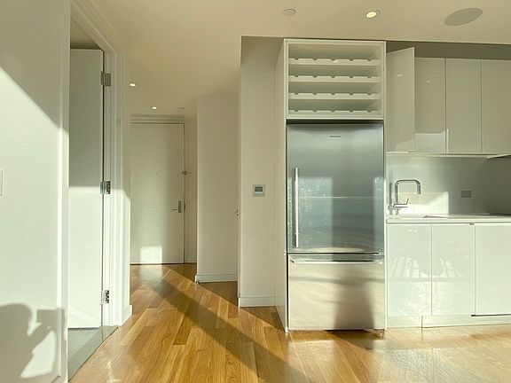 3rd image of 436 Albee Sq #5B5