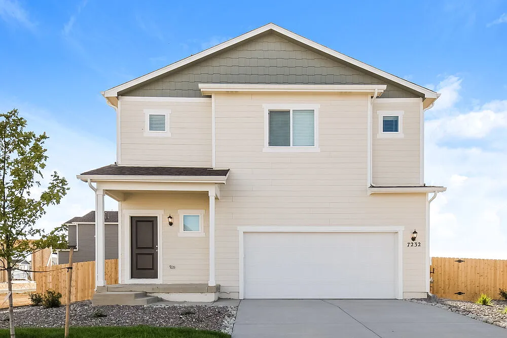 4 bed, 2.5 bath, 1924 sqft, $2,964 — Photo 1