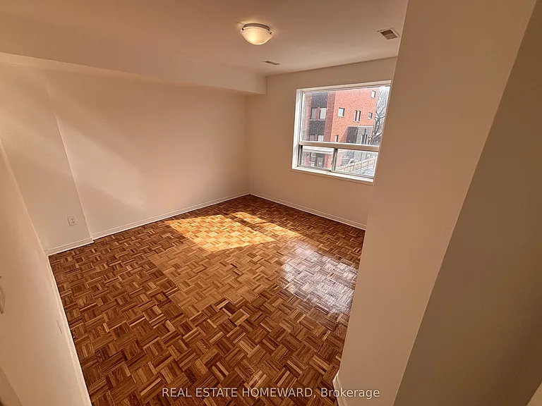 879A Wilson Ave #UPPER — Photo 5
