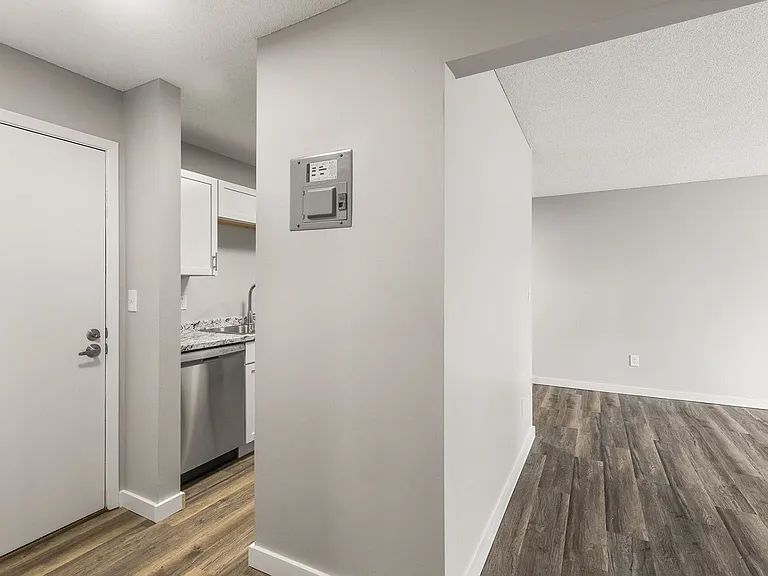 Eastgate Apartments — Photo 83