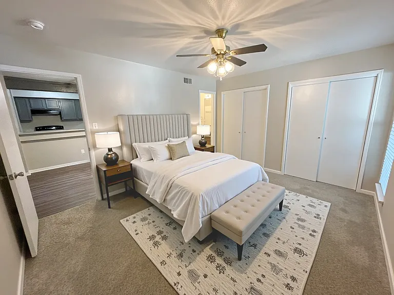 Seasons Apartments — Photo 5