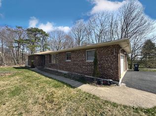 104 Sunset Dr, Mount Pocono, PA 18344