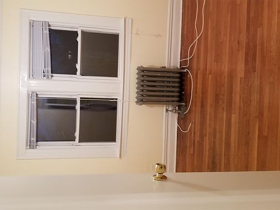 3rd image of 522 S 10th Ave
