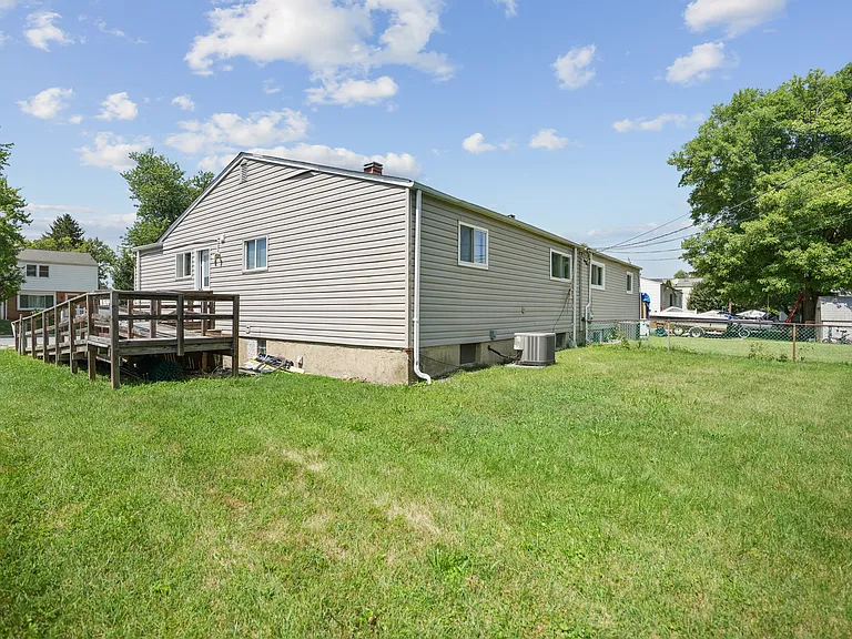 3307 Wild Cherry Rd — Photo 4