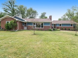 564 8th St, Plainwell, MI 49080
