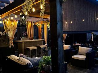 7815 36th Ave NW, Calgary, AB T3B1V5