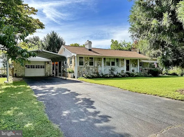 270 W Potomac Dr, Colonial Beach, VA 22443