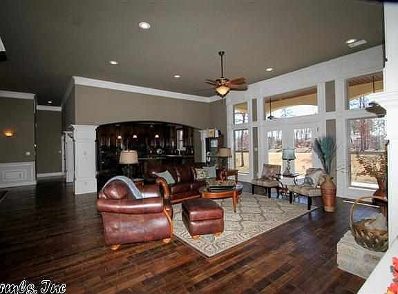 4th image of 38 Elcano Dr