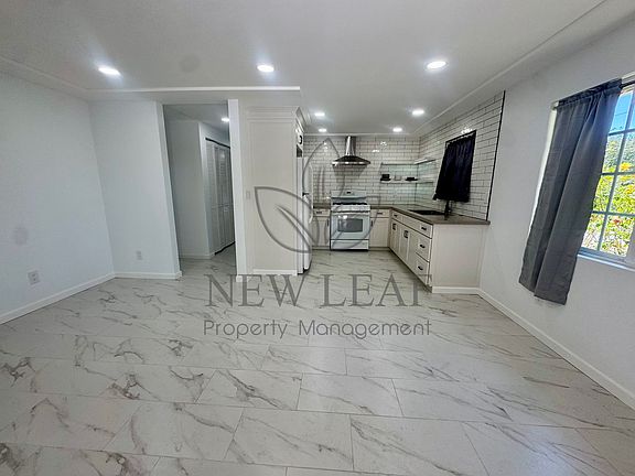 3rd image of 510 S College Ave