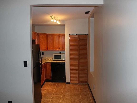 4th image of 2515 S 12th St